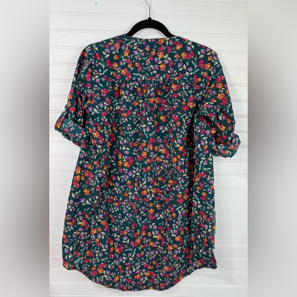 Roaman’s women’s floral green v-neck hi-low tunic. Size 12W. - Picture 2 of 6